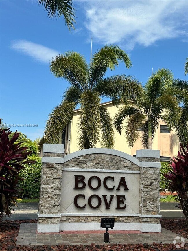 Building Photo - 9449 Boca Cove Cir