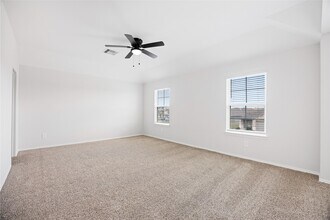 Building Photo - 24059 Kentwood Springs Dr