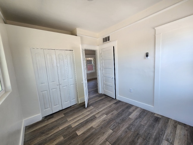 Building Photo - 2041 W Jefferson St