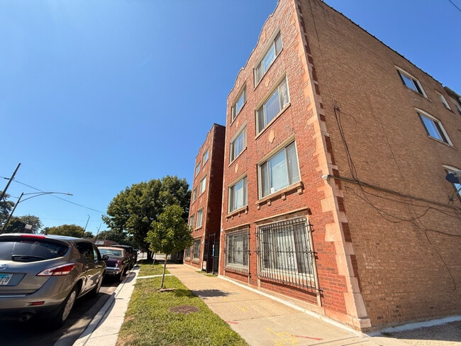 Foto del edificio - 1610 E 82nd St