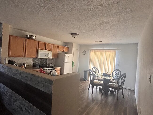 Foto del edificio - 751 Noah Ave SW