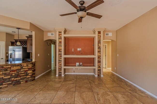 Building Photo - 3824 Loma Brisa Dr