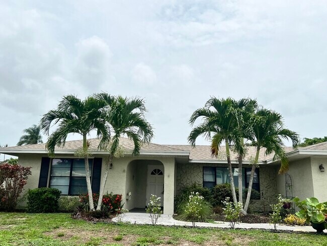 Foto del edificio - 1240 SE Palm Beach Rd