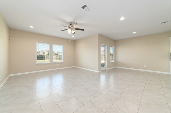 Foto del edificio - 5615 Cedar Cres Ct