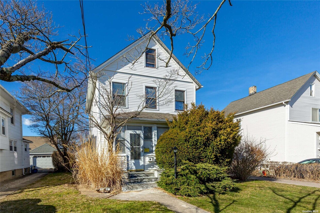 3 South St, Great Neck, NY 11023 House Rental in Great Neck, NY