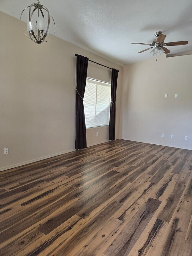 Foto del edificio - Unfurnished, 1-Year Long-Term Rental