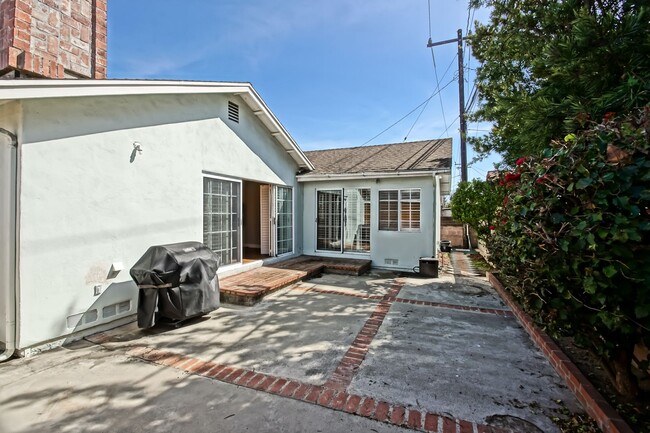 Foto del edificio - REMODELED, BRIGHT & AIRY, 4BR3BA HOME W/ G...