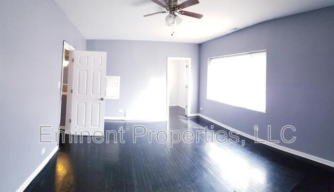 Building Photo - 7432 S Oglesby Ave