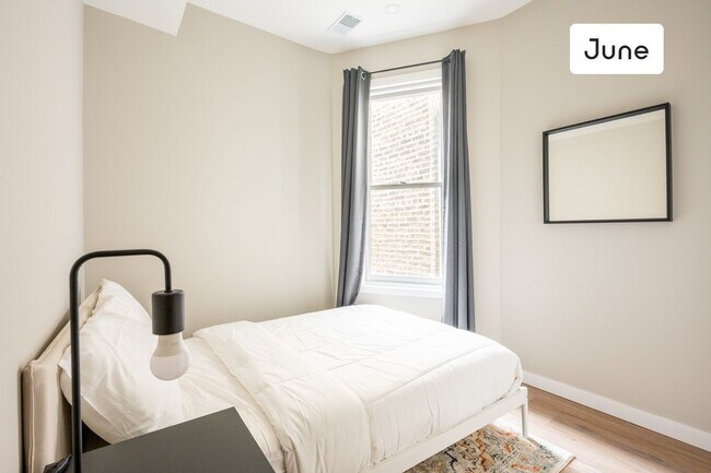 Foto del edificio - ROOM ONLY in 3-bed/3.0-bath Home