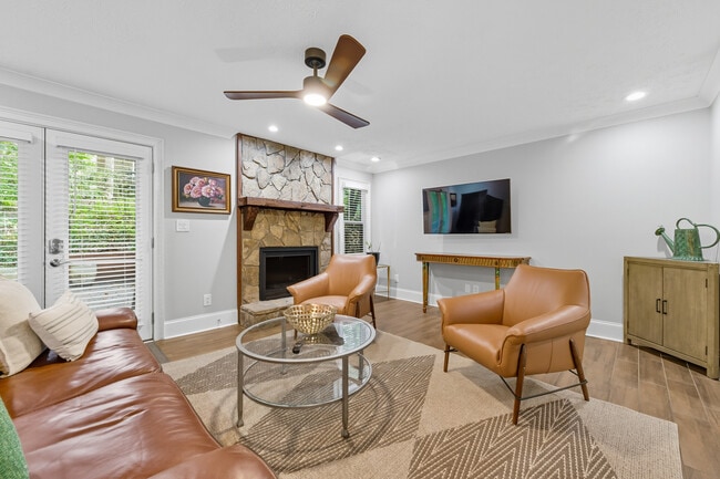 Foto del edificio - 4541 Coopers Creek Pl SE