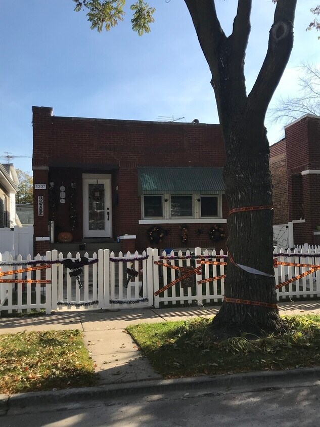 Primary Photo - 3207 S Kedvale Ave