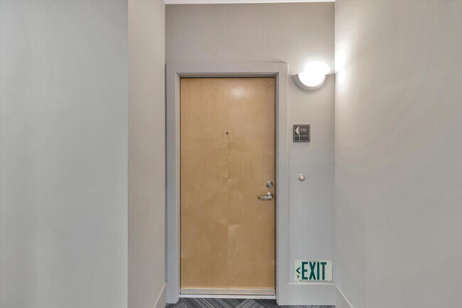 Foto del edificio - 901 Jefferson St