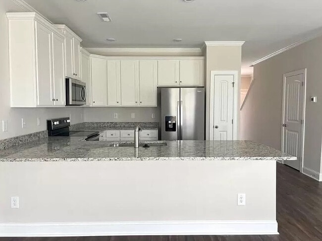 Foto del edificio - Room in Townhome on Thalweg Dr
