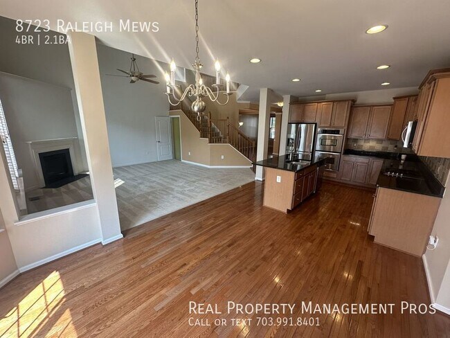 Building Photo - Spacious Deck-Convenient to 66