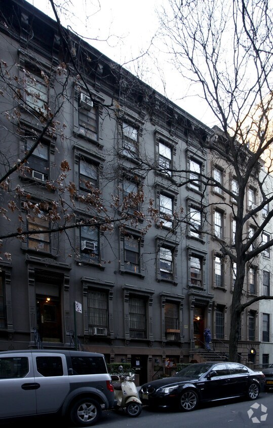 Estacionamiento en la calle - 163-165 W 73rd St