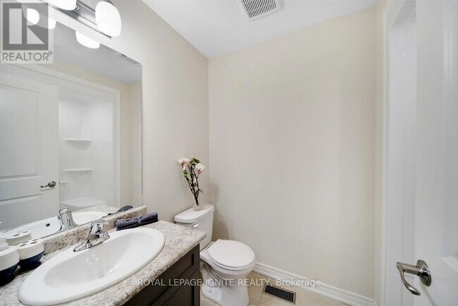 Photo du bâtiment - 328 Julia Dr