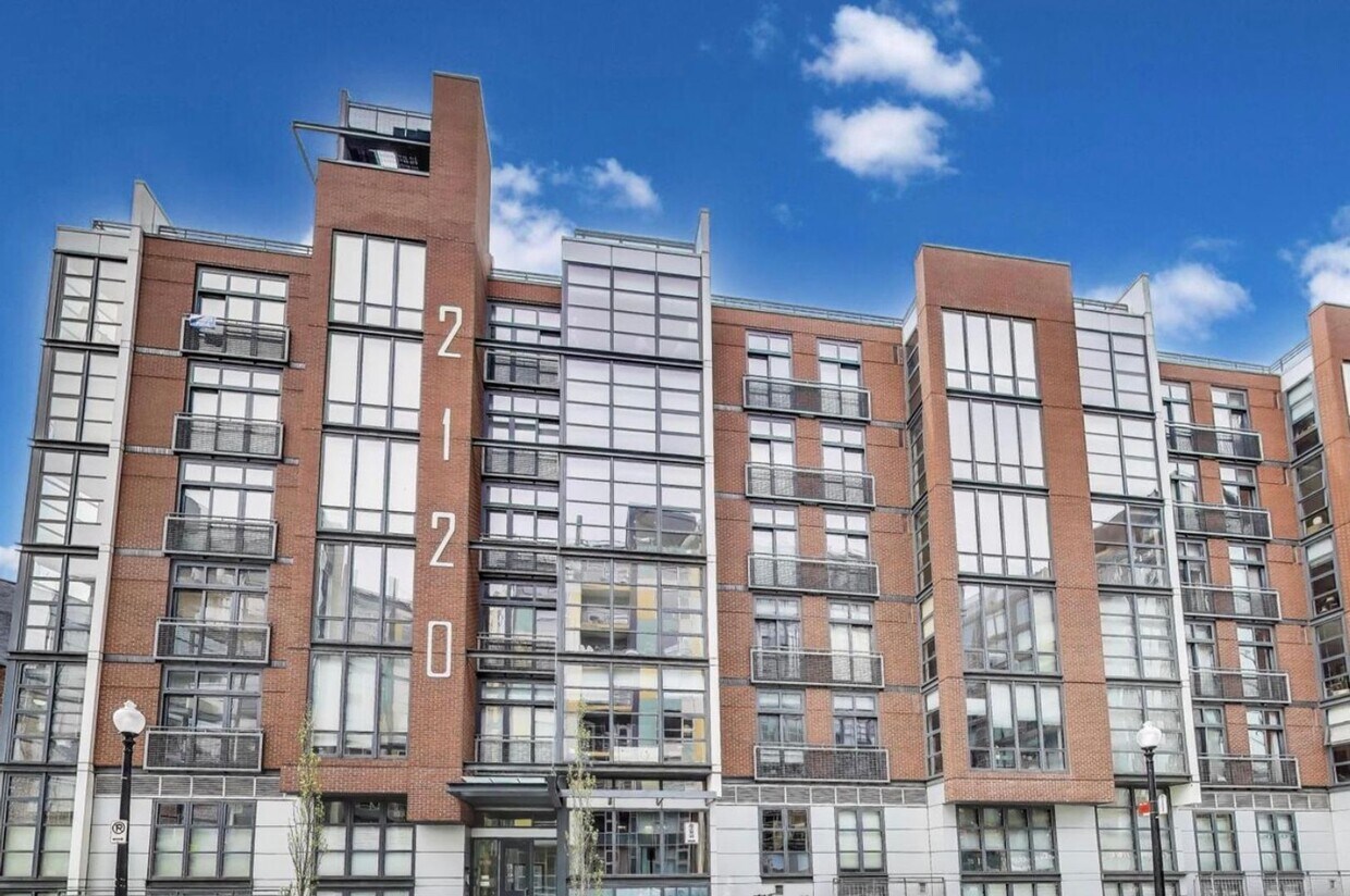 Foto principal - Beautiful 1 bedroom + 1 Ba + Garage space ...
