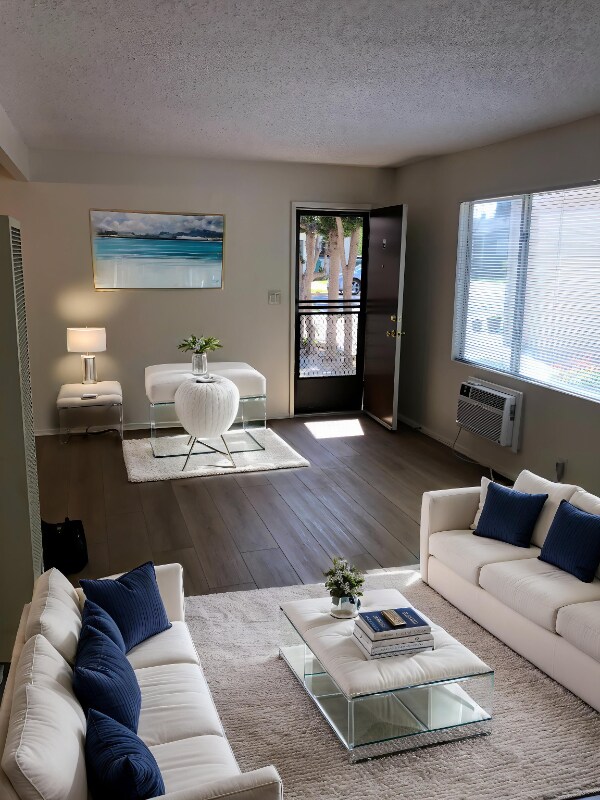 Foto principal - 460 S Olive St