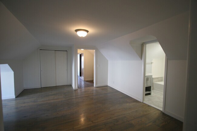 Building Photo - 6 Hammersley Ave