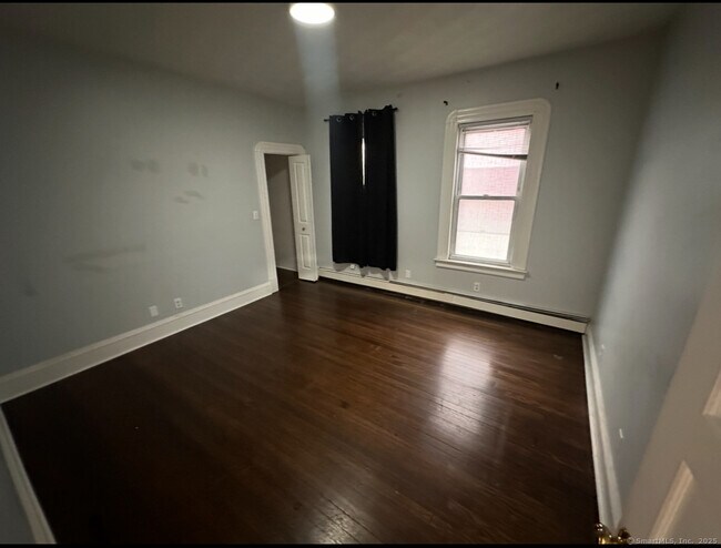 Building Photo - 141 Ashley St