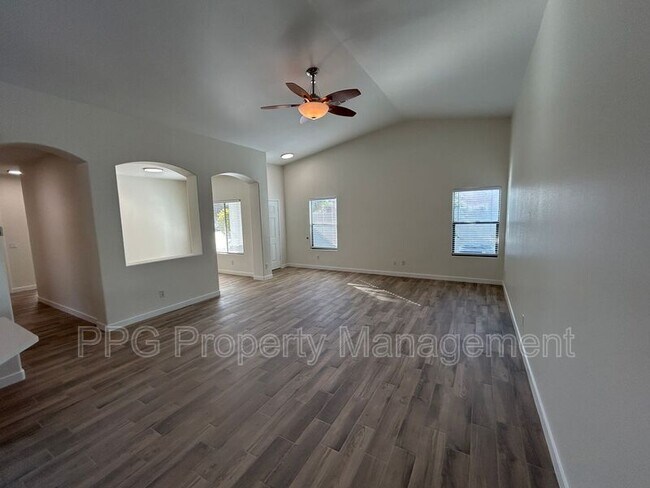 Building Photo - 14592 W Crocus Dr