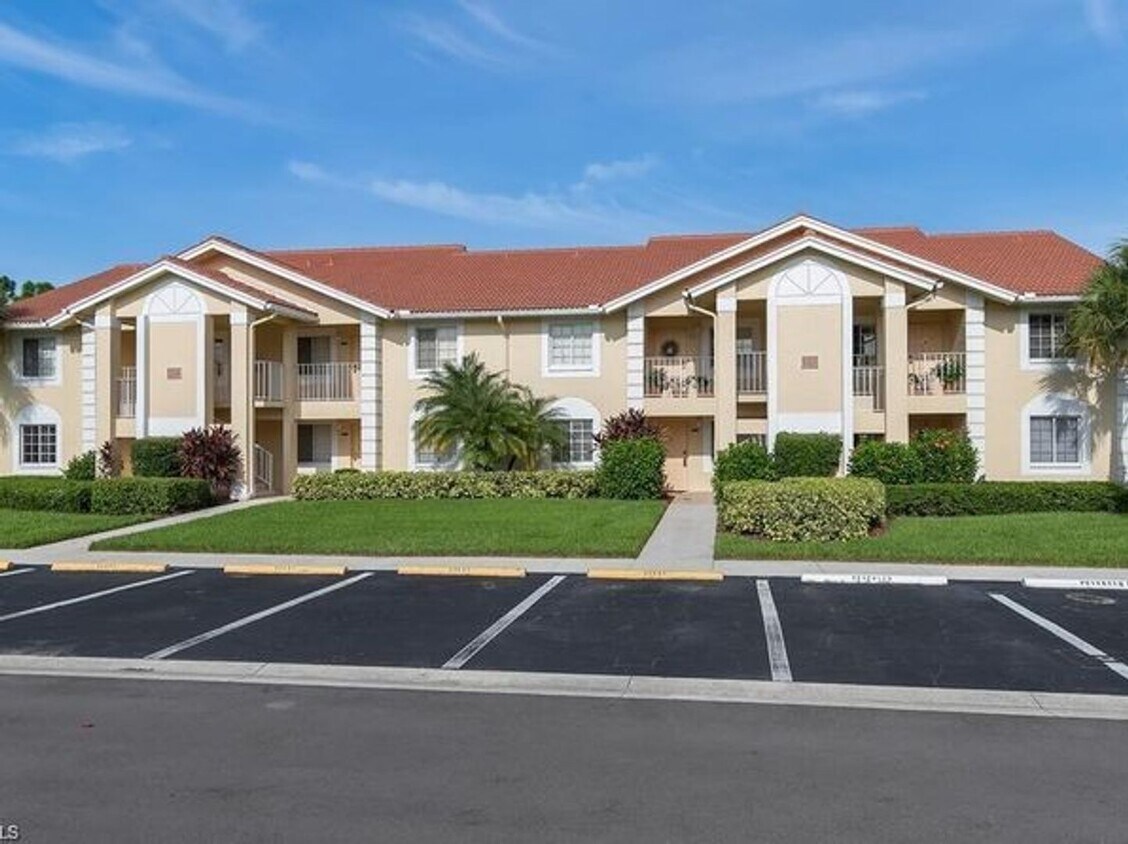 Foto principal - ANNUAL RENTAL - 2 Bedroom, 2 Bath Condo in...