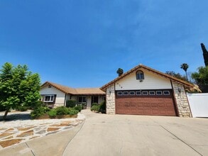 Building Photo - 479 Merida Dr