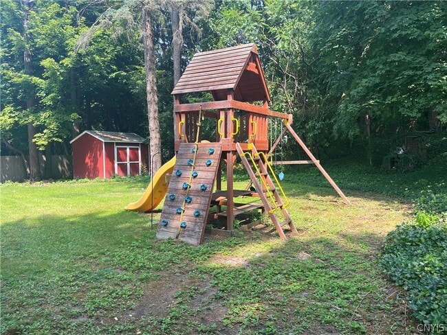 Building Photo - 10 Ely Dr