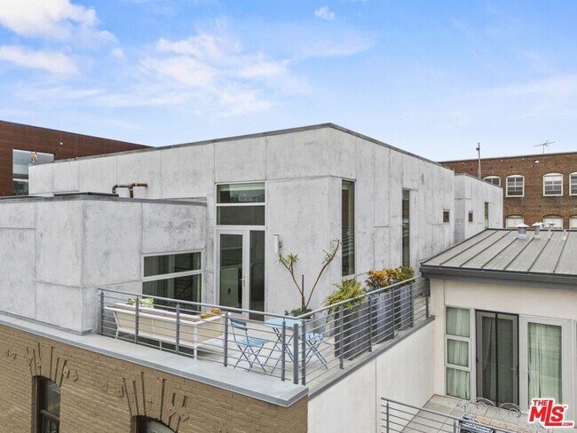 Foto del edificio - 940 E 2nd St