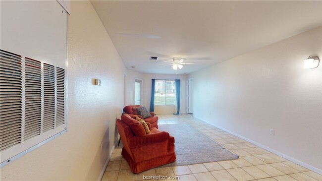 Foto del edificio - 529 Southwest PKWY Unit 102