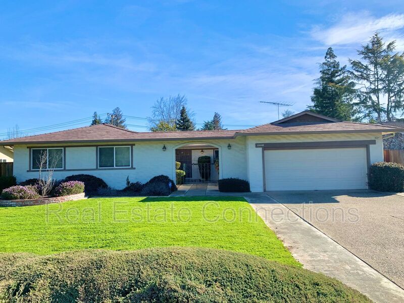 Primary Photo - 12668 Cambridge Dr