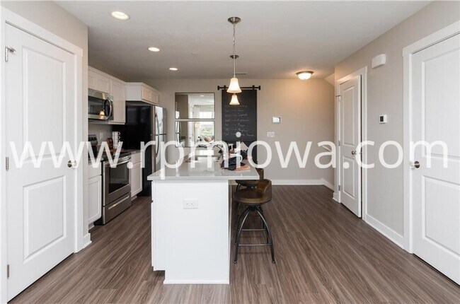 Foto del edificio - UPDATED!! 2 Bedroom, 2.5 Bath Townhome in Ankeny