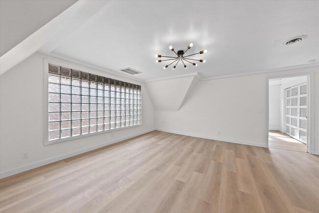 Foto del edificio - 2026 E Kenilworth Pl