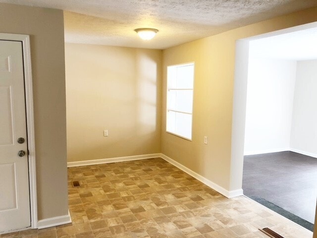 Building Photo - 6341 Osborn Dr