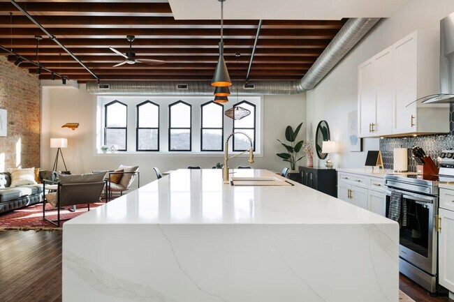 Foto del edificio - Penthouse in Downtown Asheville 3BD/3.5BA ...