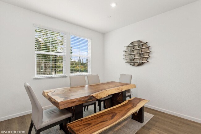Foto del edificio - YOUR HOME AT 1217 KNOX WAY!