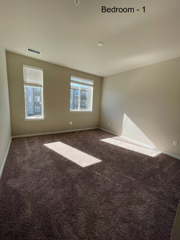 Foto del edificio - 420 E Fremont Pl