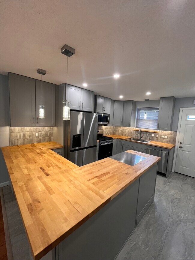 Foto del edificio - 142 Hampton Ct
