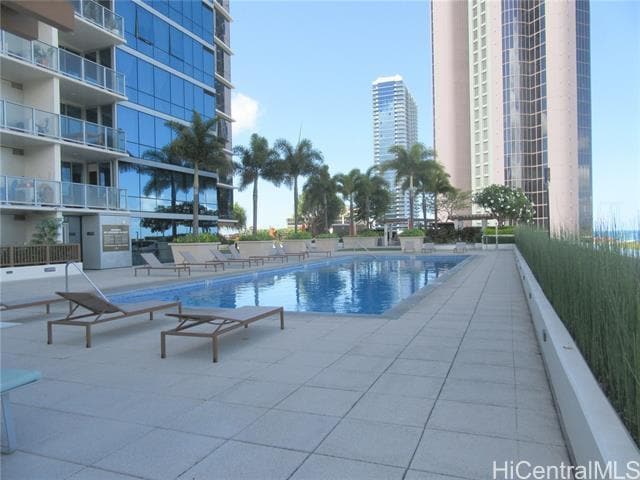 Building Photo - 555 South St