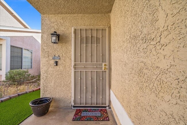 Foto del edificio - Charming 3 Bedroom Single-Story Las Vegas Home with Stylish Upgrades & Beautiful Backyard
