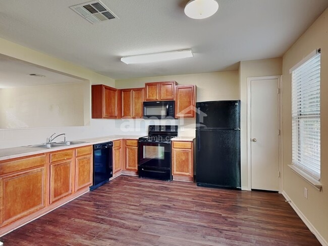 Building Photo - 115 Karrie Dr