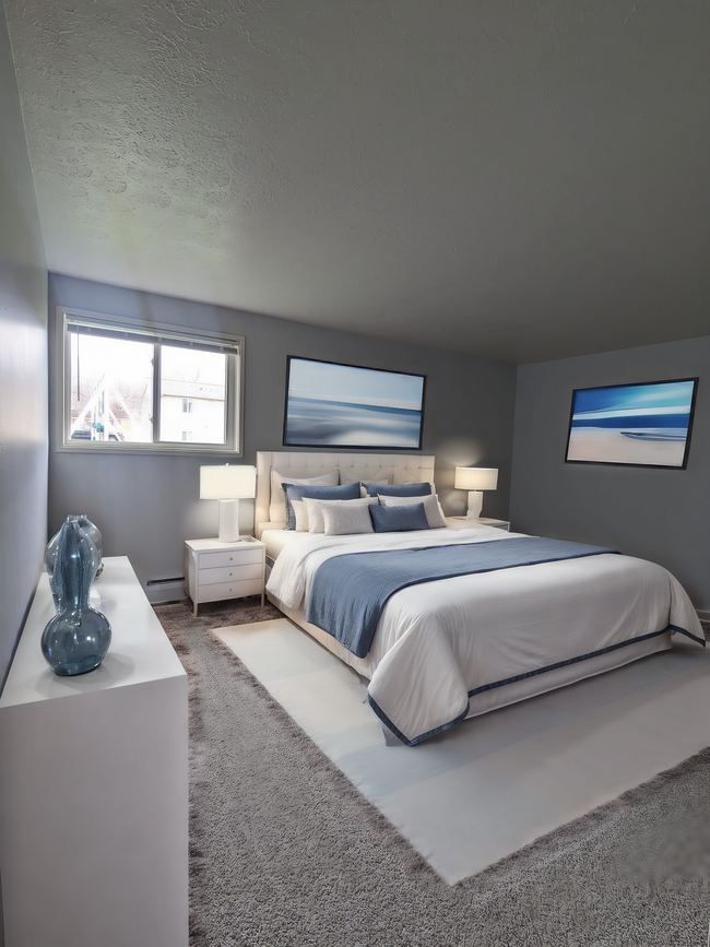 Bright, Airy Bedrooms - Cedar Commons