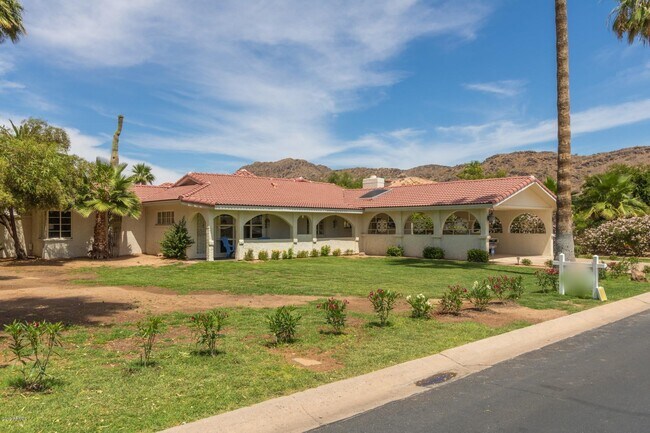Foto del edificio - 6512 N 63rd Pl