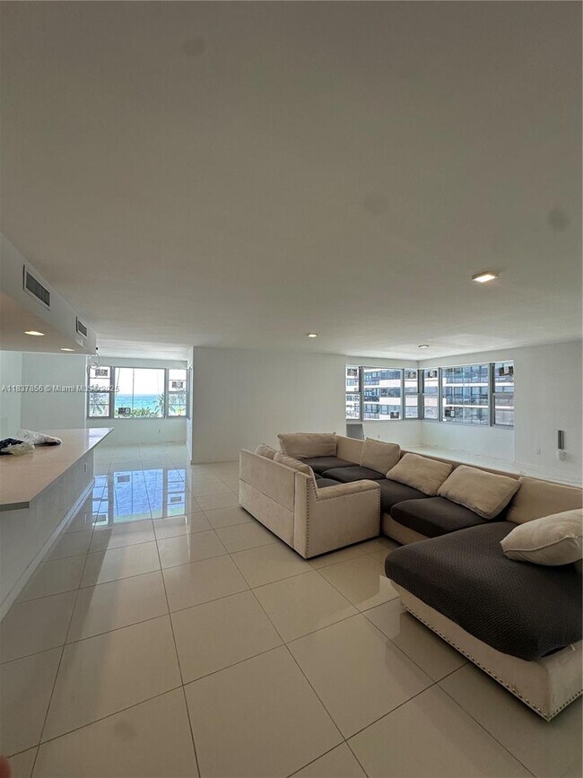 Building Photo - 5255 Collins Ave