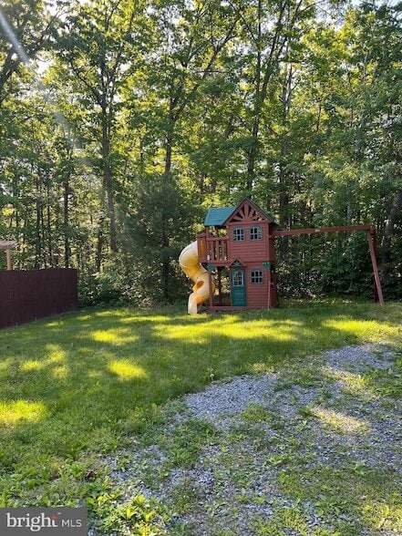 Building Photo - 671 Willow Ln