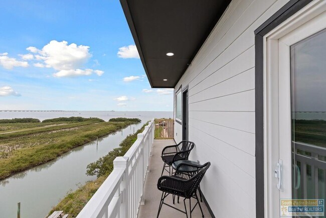 Foto del edificio - 111 W Sunny Isle Dr