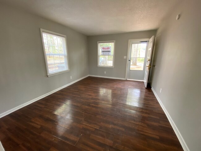 Building Photo - 244 Broadview Dr