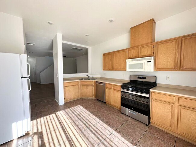 Building Photo - Wonderful 2 story home with 3 bedroom and ...