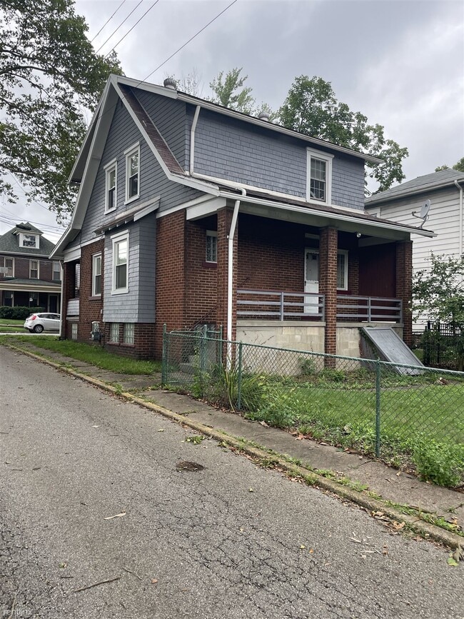 Building Photo - 3 br, 2 bath House - 1800 6th Avenue