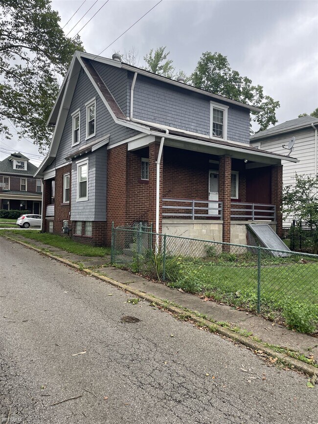 Foto del edificio - 3 br, 2 bath House - 1800 6th Avenue